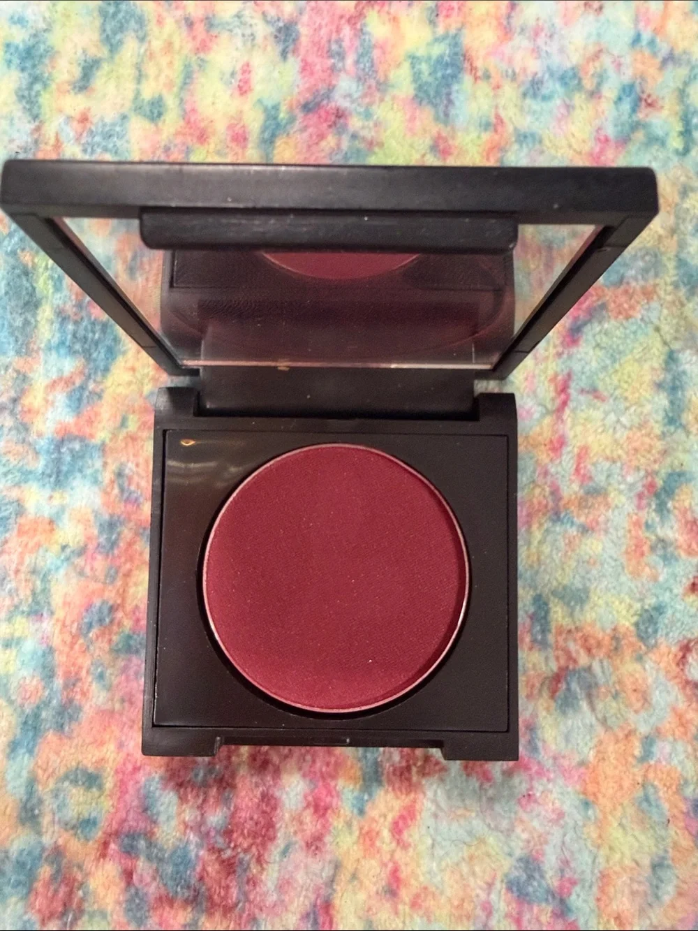 Rich Berry Eyeshadow Single – Deep Plum Shade